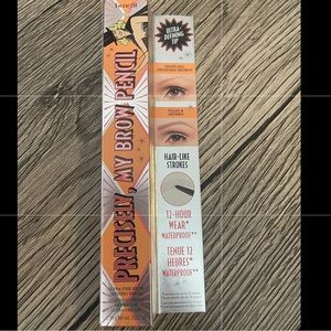Benefit Precisely My Brow pencil in Neutral Blonde
